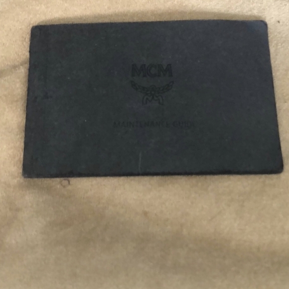 VEUC MCM Black Leather Tote Bag !! Gorgeous Bag - Picture 13 of 13